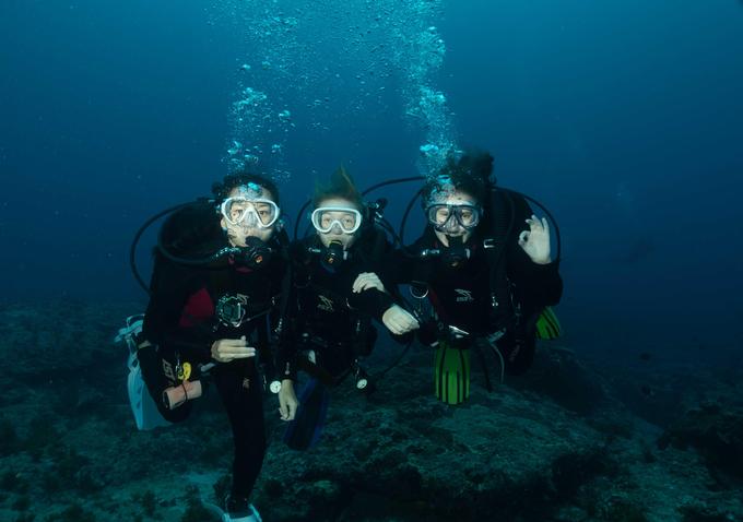 Diving at the Kerama Islands 27-4036.jpg